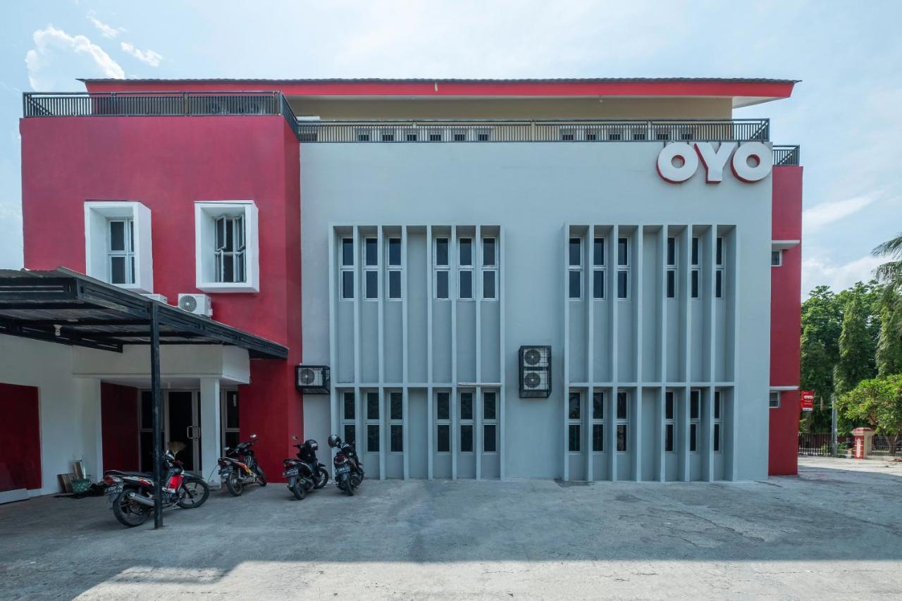 Oyo 2132 Pondok Avicenna Сиребон Екстериор снимка